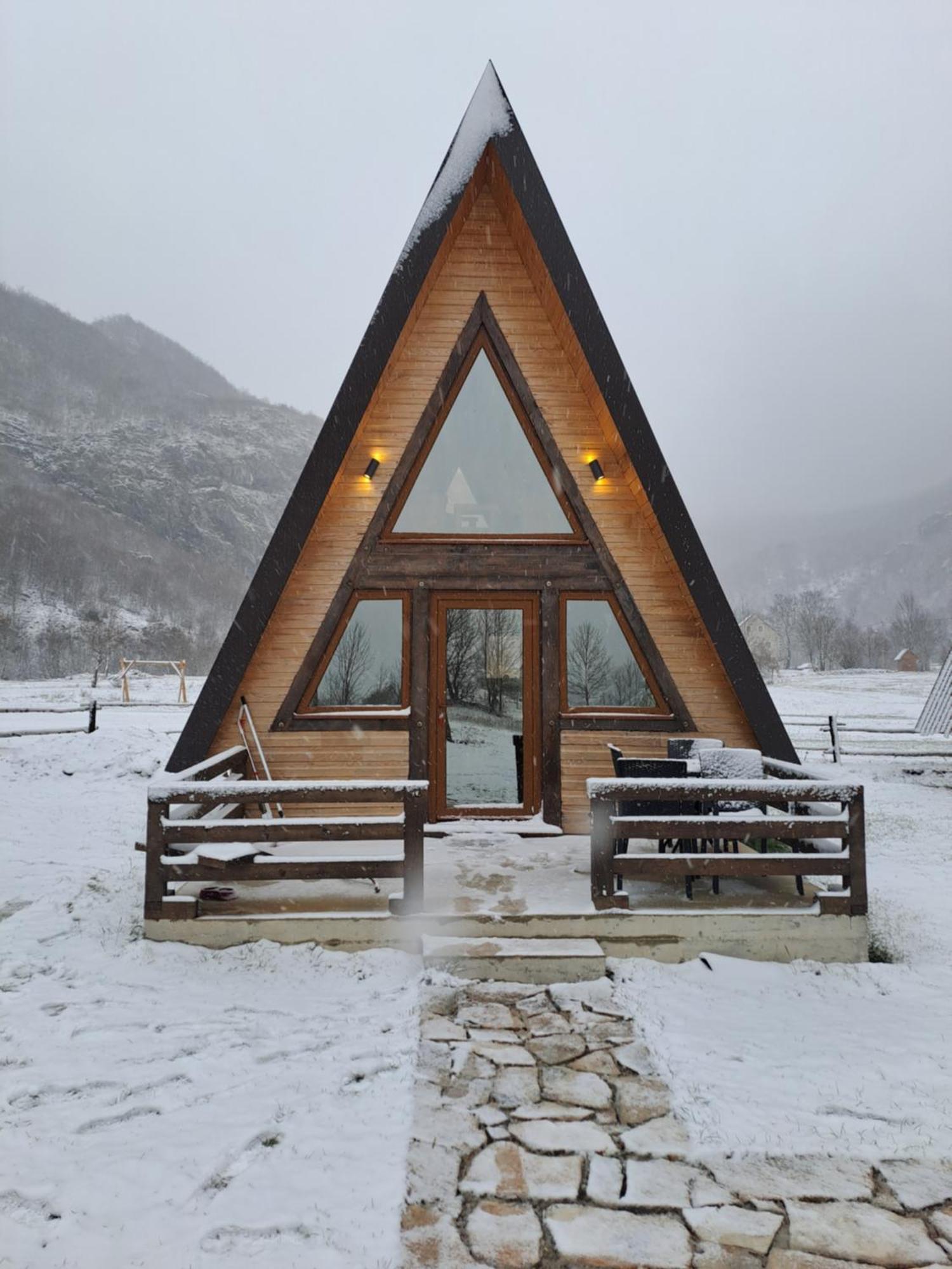 Wooden Cottages Konak Savnik المظهر الخارجي الصورة
