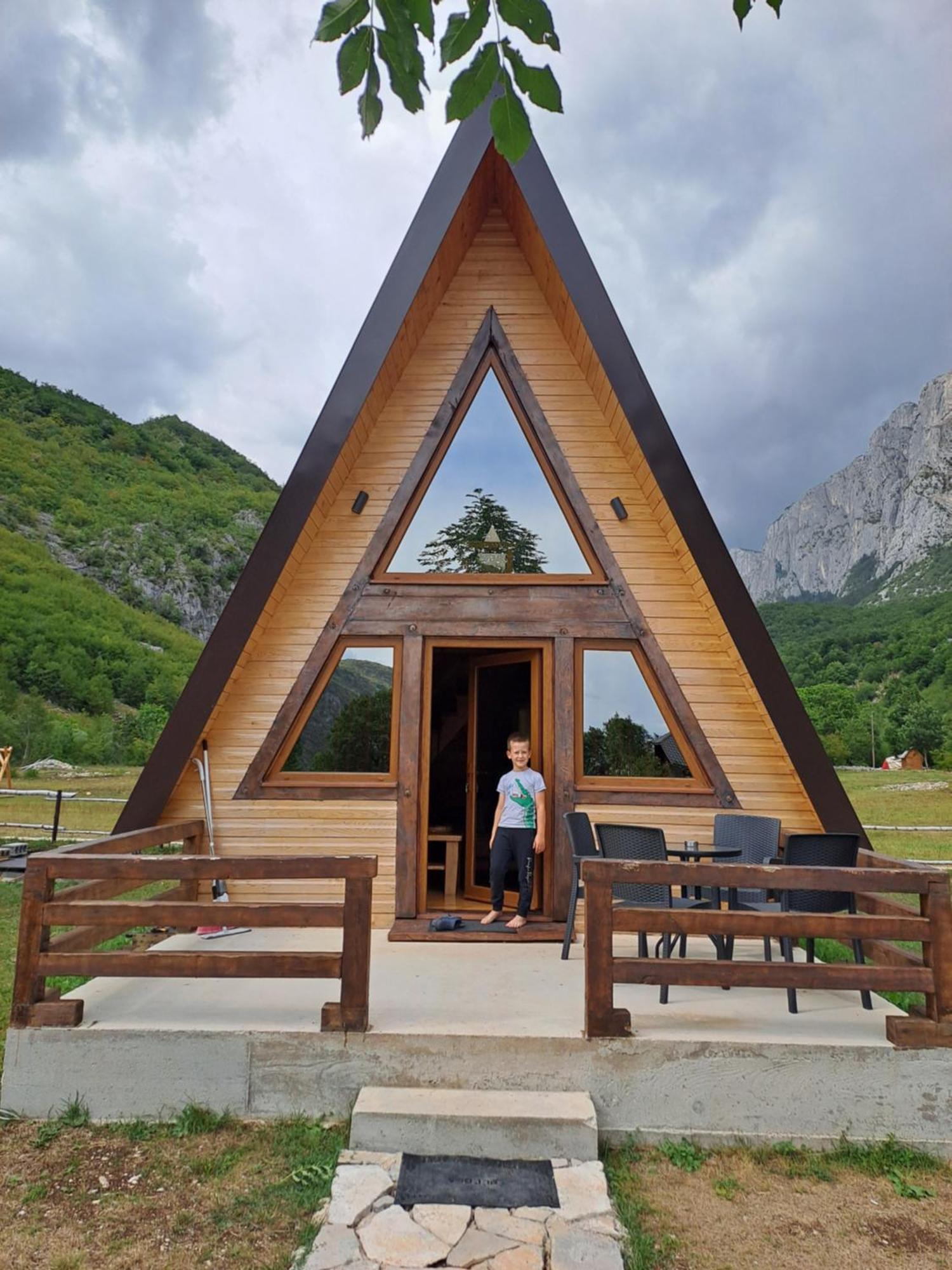 Wooden Cottages Konak Savnik المظهر الخارجي الصورة